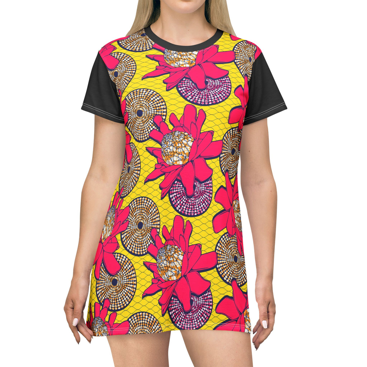 Vestido T-Shirt com Estampa Floral Bold e Manga Preta