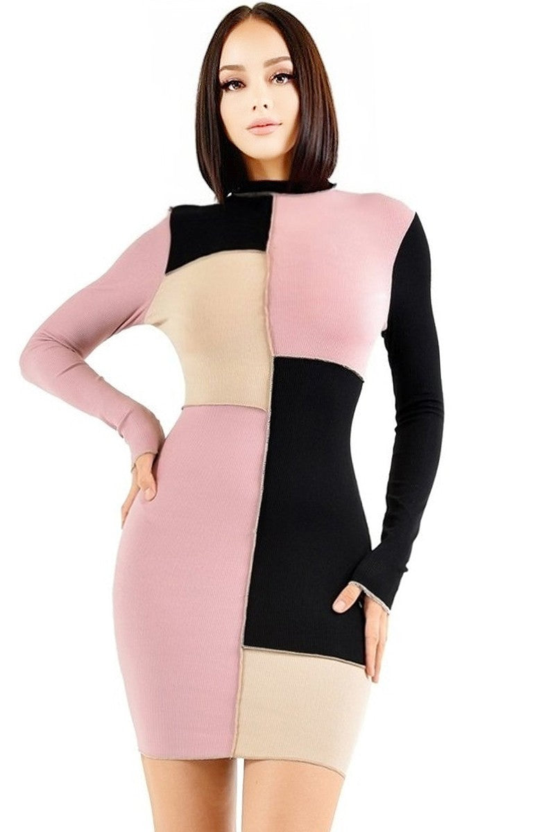 Vestido Curto Color Block com Costura Overlock Contraste