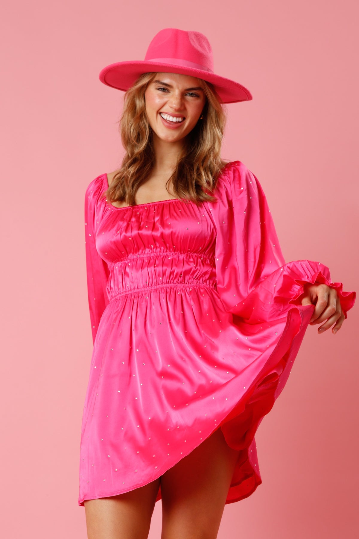 Cópia de Vestido Fluido de Cetim Vermelho e Strass - Rosa