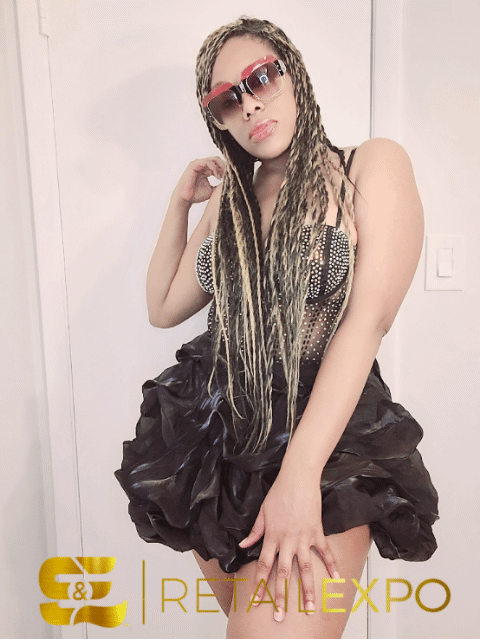 Mini Vestido com Parte Superior de Strass e Parte Inferior Franzida