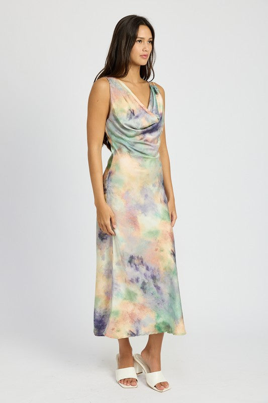 VESTIDO MIDI EM VIÉS COM GOLA CAÍDA