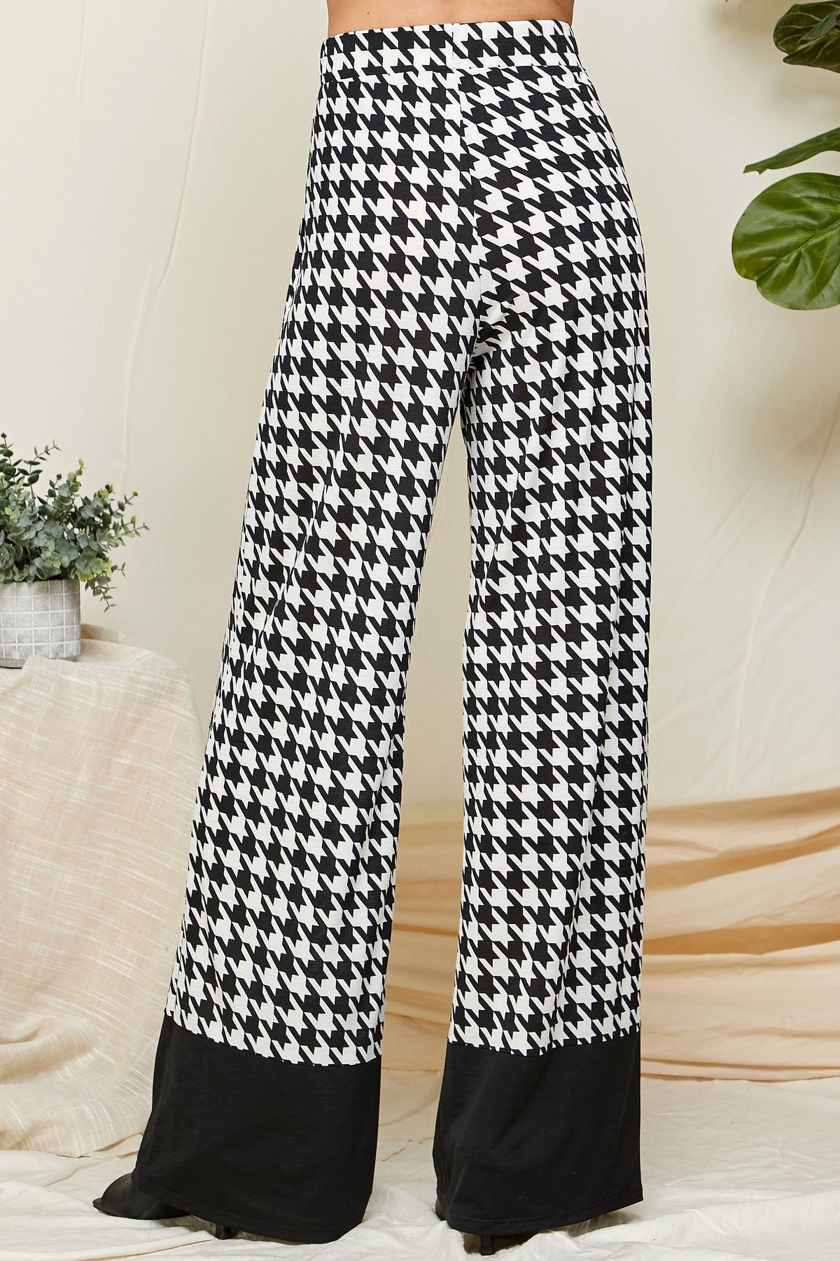 Calça Pantalona Feminina Xadrez Houndstooth Preto e Branco de Cintura Alta
