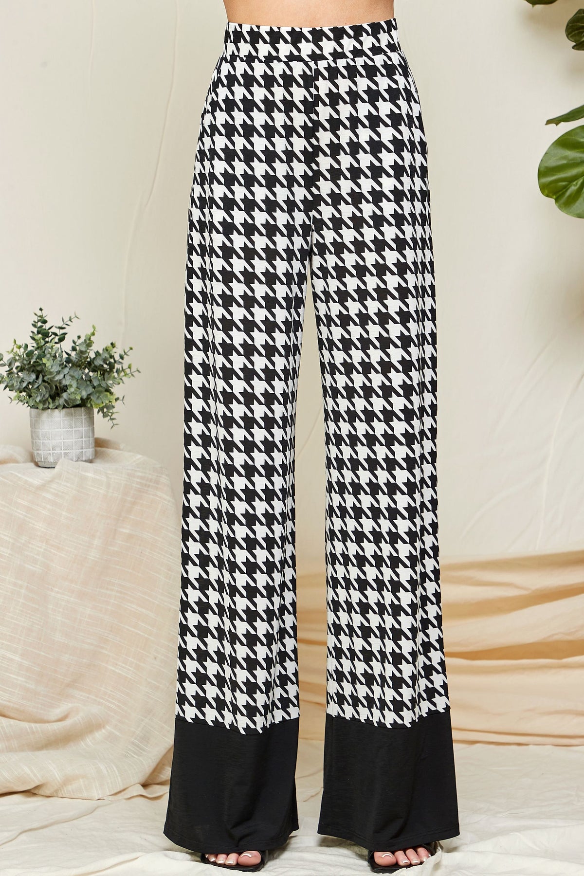 Calça Pantalona Feminina Xadrez Houndstooth Preto e Branco de Cintura Alta