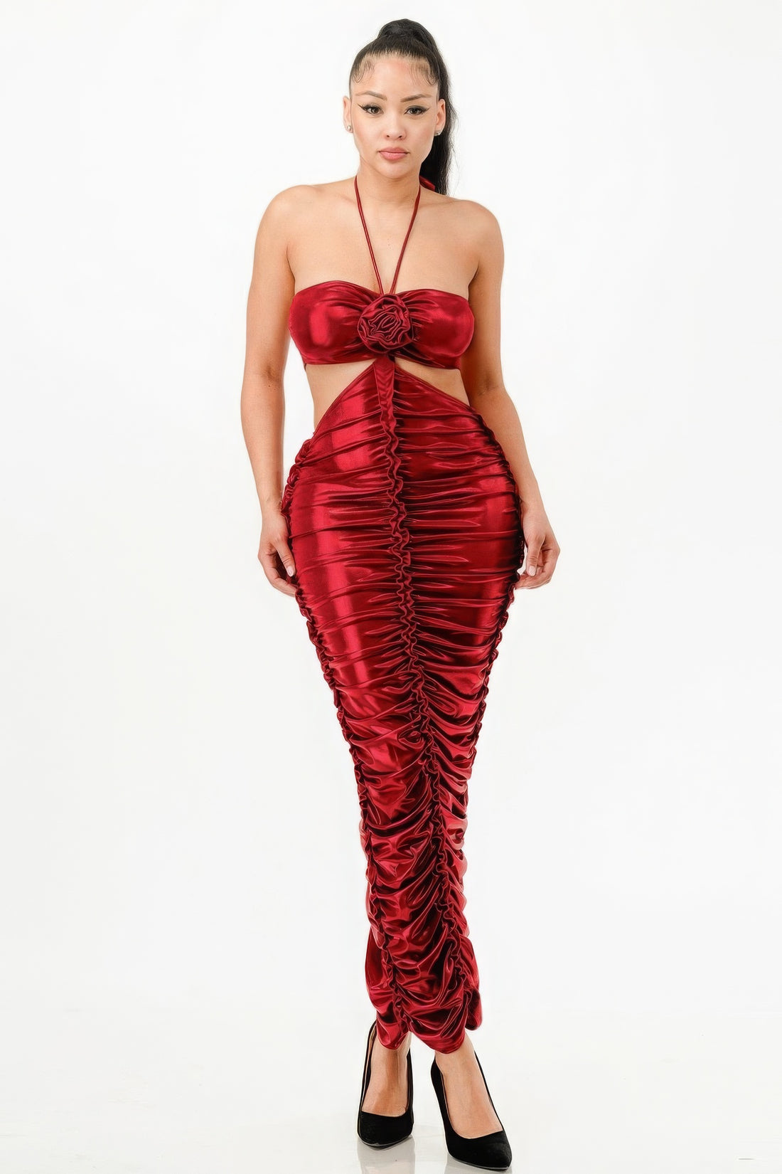 Vestido Halter Drapeado Metalizado com Flor 3D