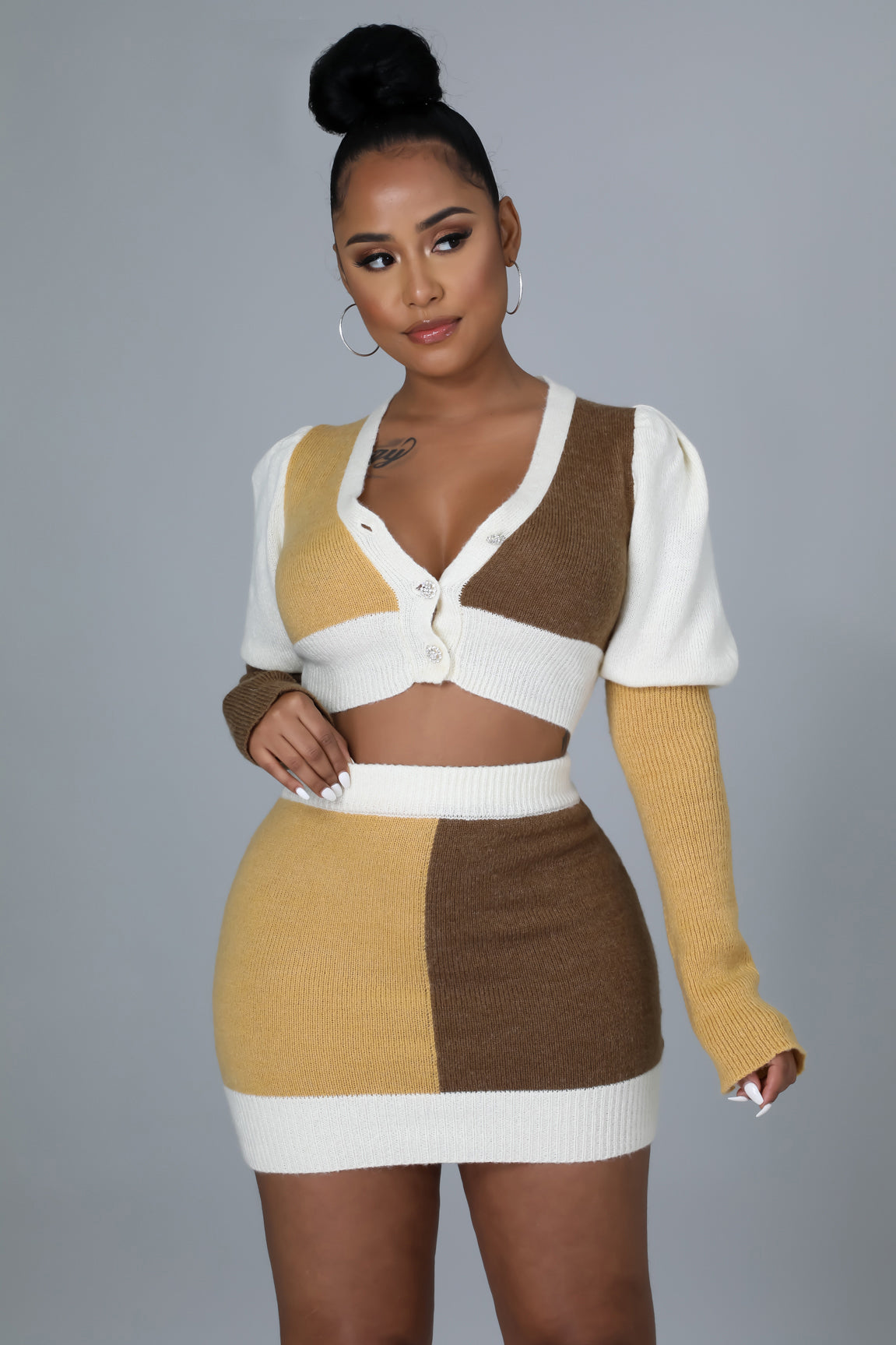 Conjunto de Minissaia e Cardigã em Tricô Color Block