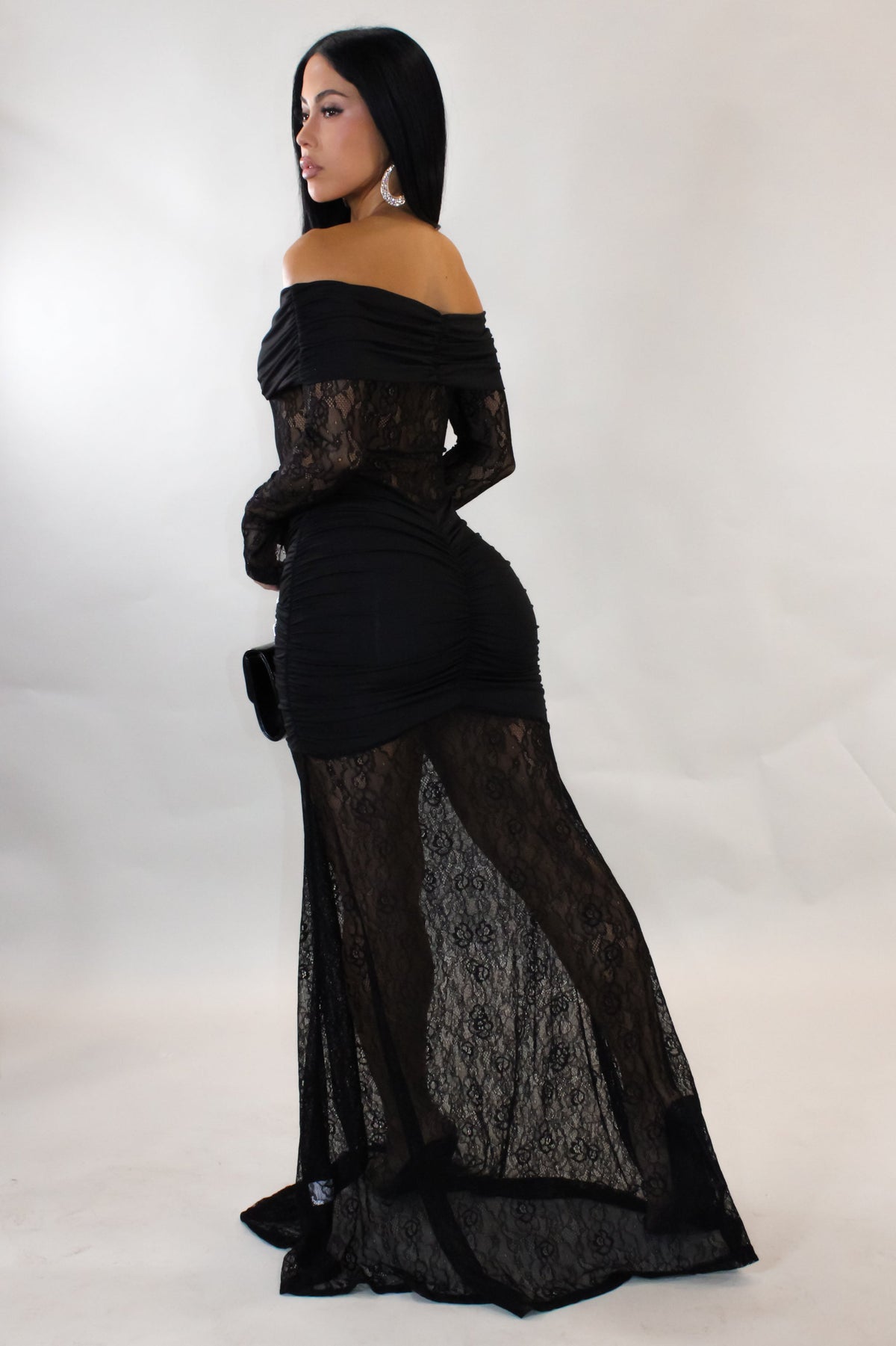 Vestido Longo de Renda Coberto - Preto