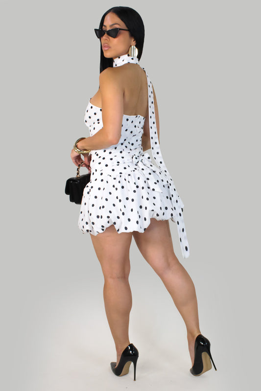Vestido Mini Chique de Poá com Babado na Barra - Preto/Branco
