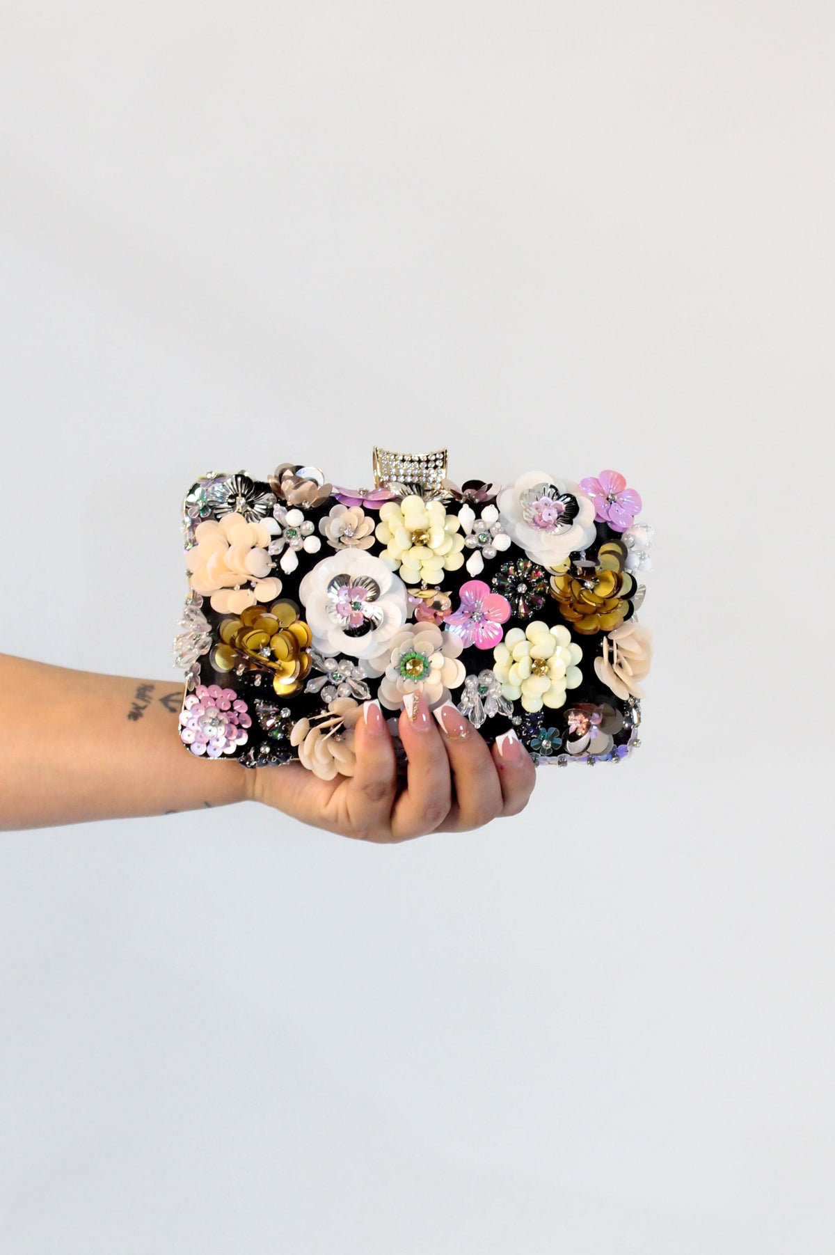Bolsa de Mão Embelezada - Preta