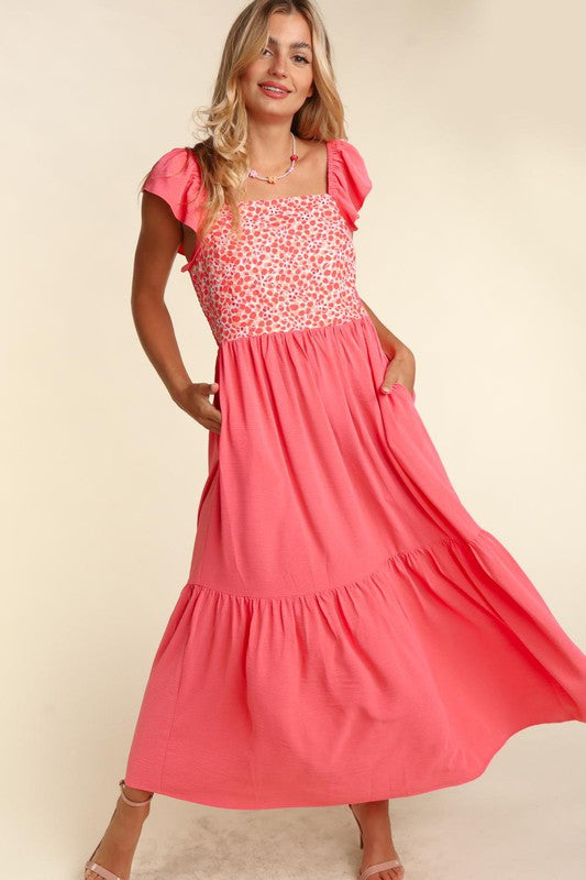 VESTIDO MAXI TECIDO POÁ BORDADO PLUS SIZE COM BOLSOS LATERAIS