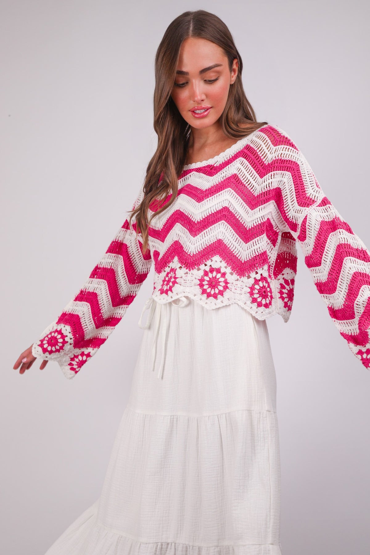 Blusa de crochê em tricô com estampa chevron/floral