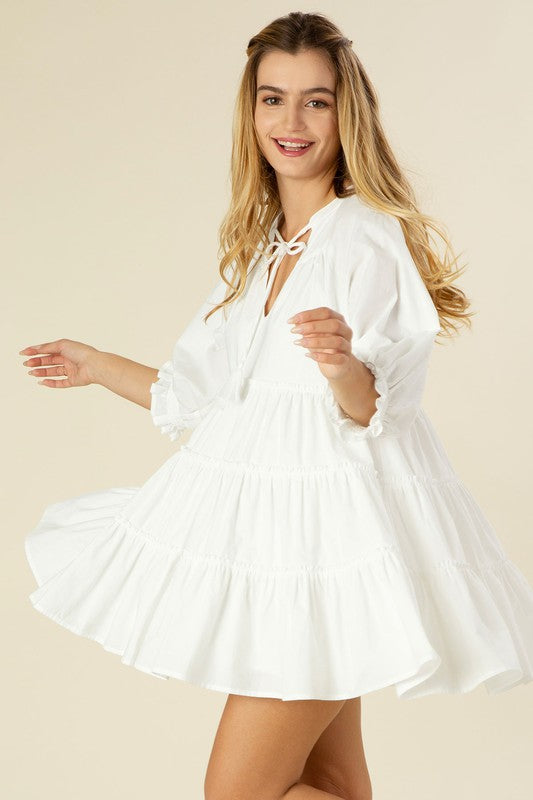 Vestido Branco Off-White com Tiers e Tassel