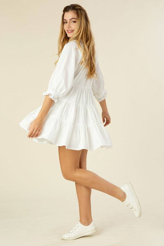 Vestido Branco Off-White com Tiers e Tassel
