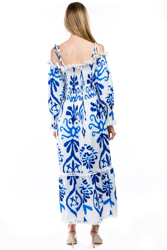 Vestido longo ombro a ombro azul e branco
