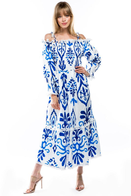 Vestido longo ombro a ombro azul e branco
