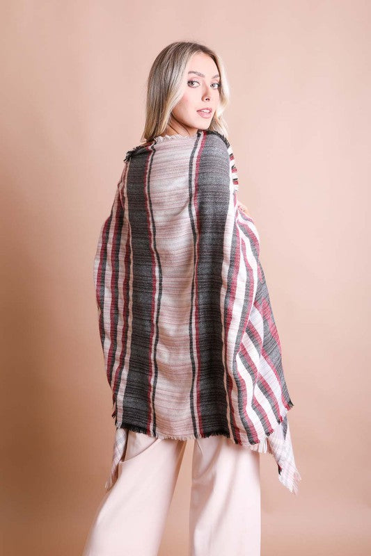 Manta Poncho Xadrez Tartan com Bolso e Barra Desfiada