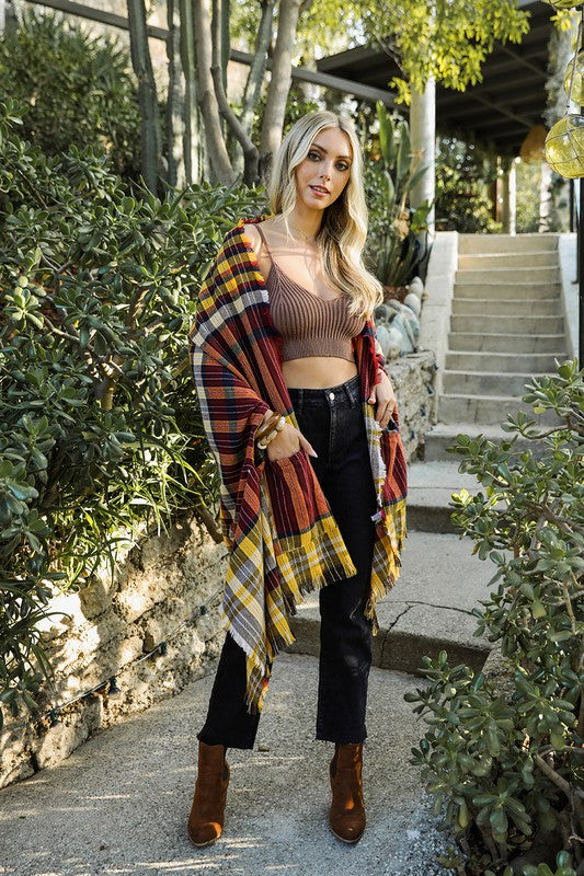 Manta Poncho Xadrez Tartan com Bolso e Barra Desfiada