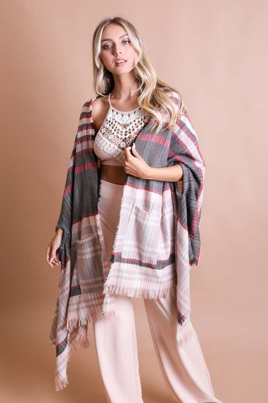 Manta Poncho Xadrez Tartan com Bolso e Barra Desfiada