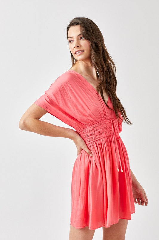 VESTIDO EVASÊ COM CINTURA FRANZIDA E ALÇA DE TASSEL
