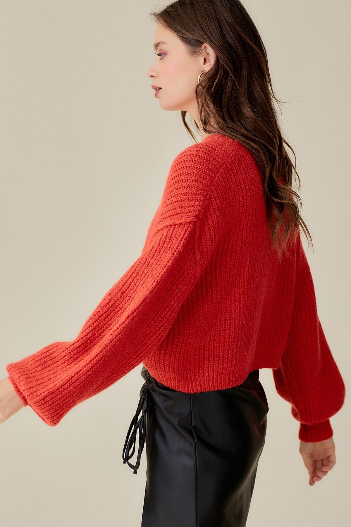 BLUSÃO CURTO DE TRICOT GOLA REDONDA