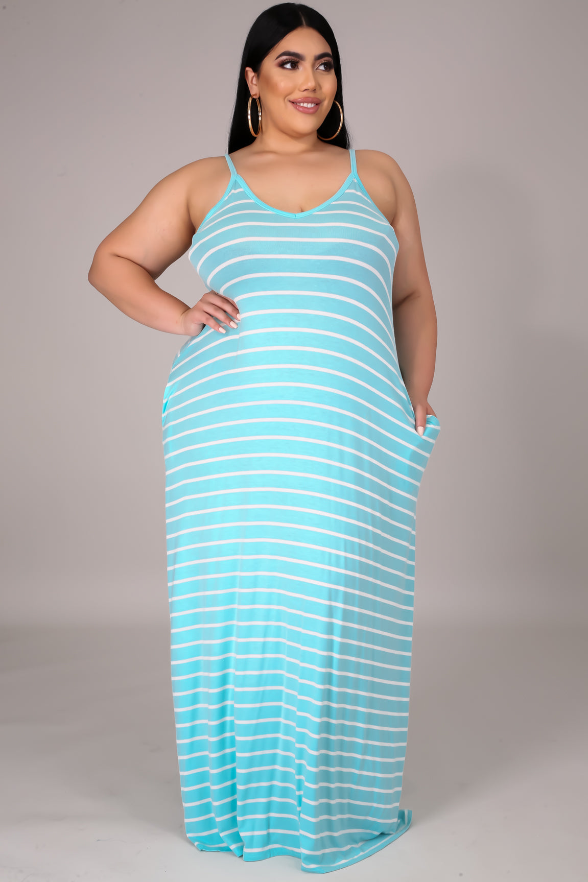 Vestido Maxi Listrado Solto e Confortável com Bolsos