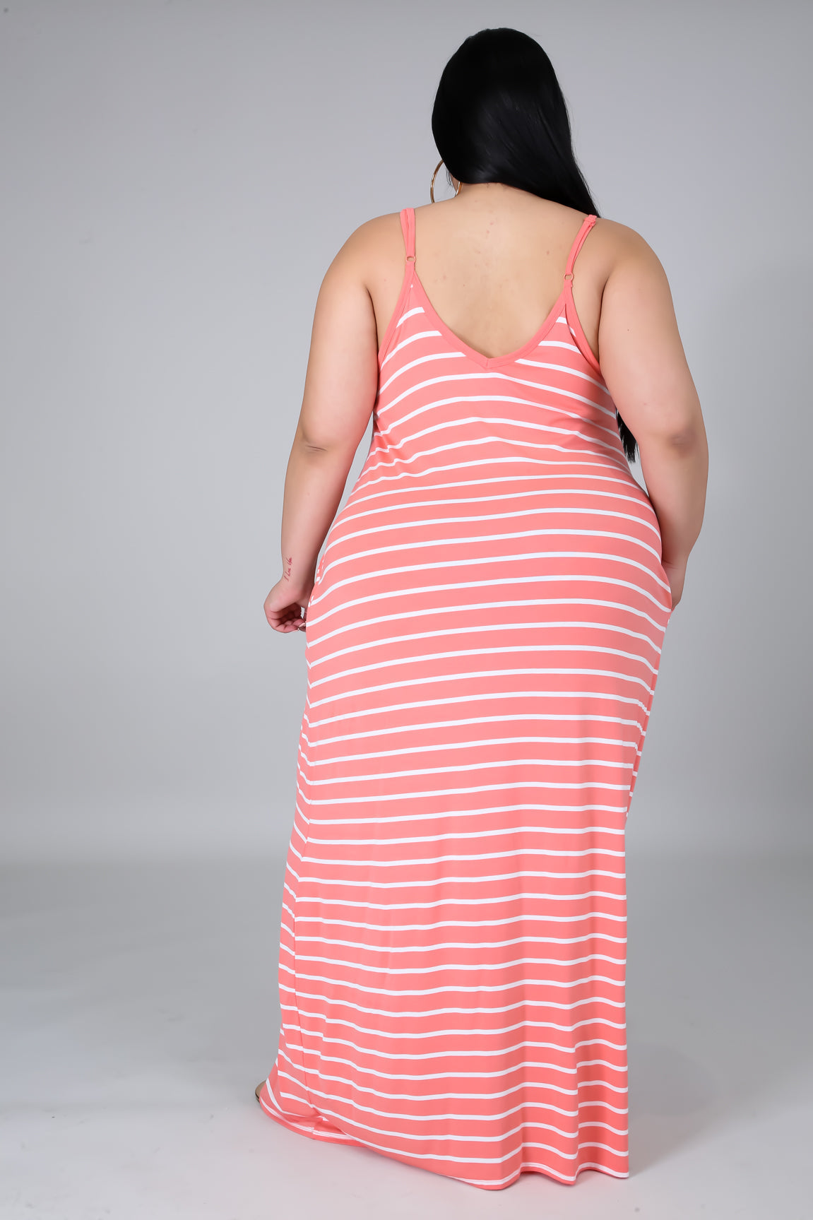 Vestido Maxi Listrado Solto e Confortável com Bolsos