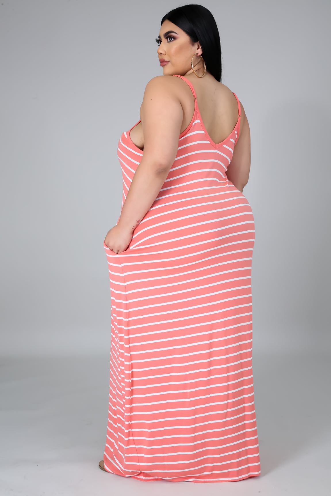 Vestido Maxi Listrado Solto e Confortável com Bolsos
