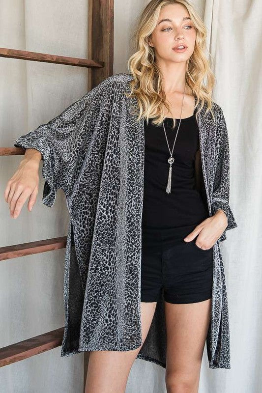 SILVER METALLIC ANIMAL PRINT KIMONO