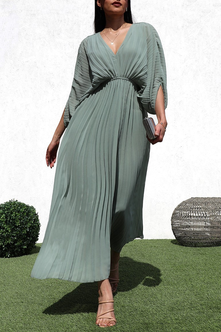 Exquisitely Endearing Loose Pleated Midi Dress- Green
