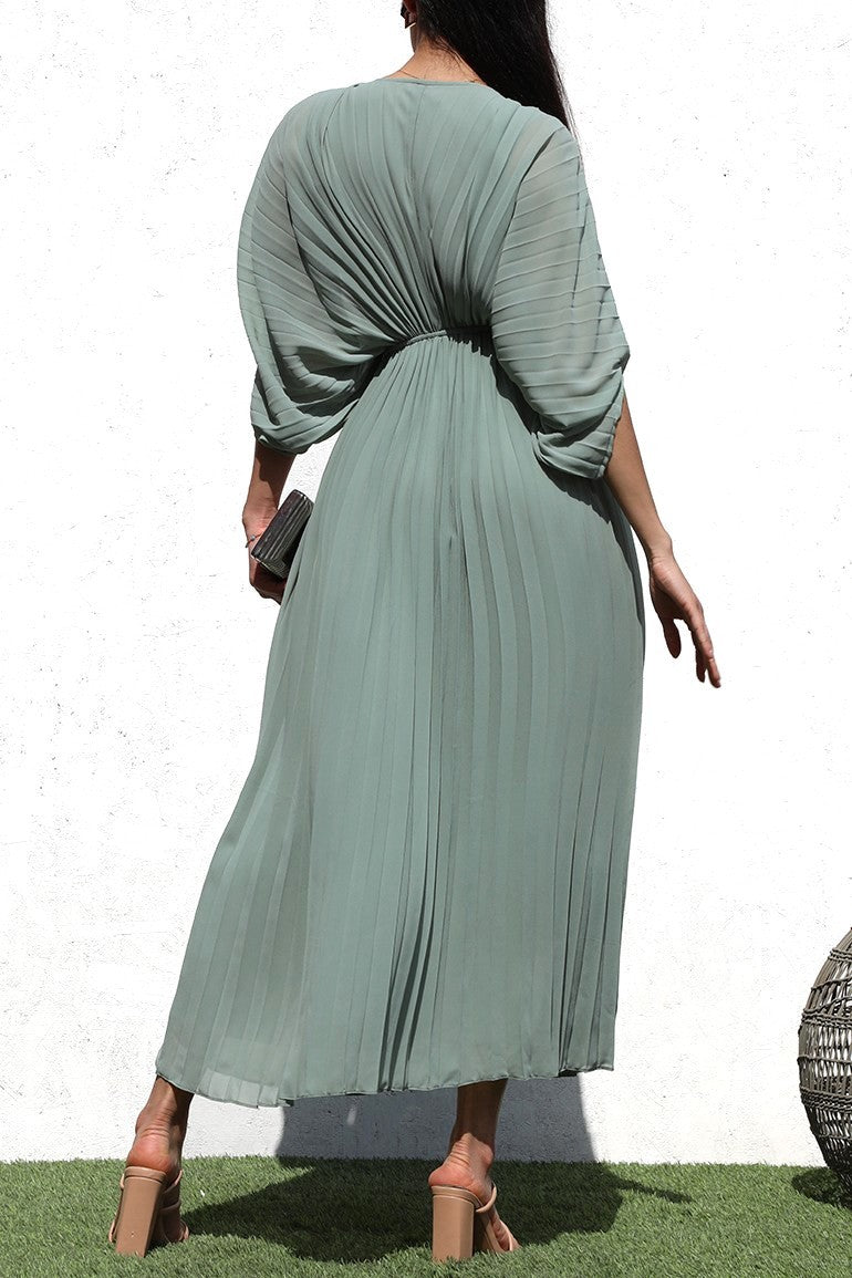 Exquisitely Endearing Loose Pleated Midi Dress- Green