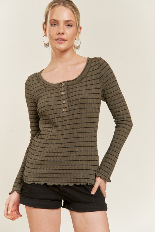 PLUS LONG SLEEVE BUTTON DOWN TOP WITH RUFFLED HEM-3 COLORS