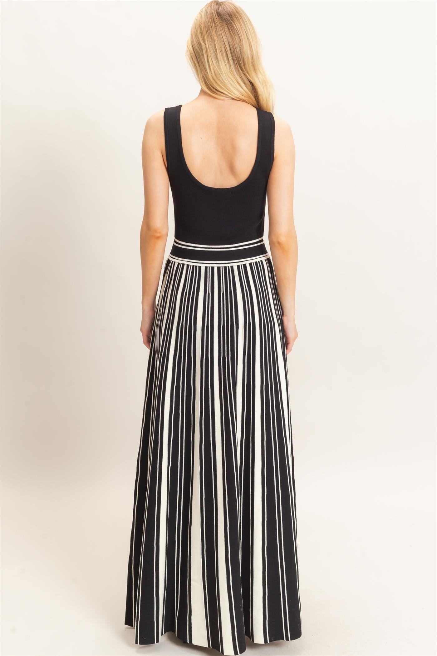 Bella Lines Maxi Dress- Black