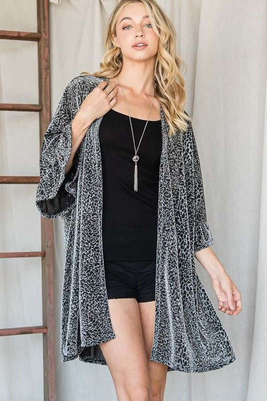 SILVER METALLIC ANIMAL PRINT KIMONO