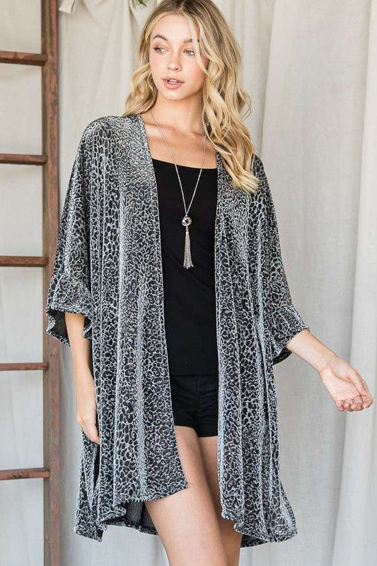 SILVER METALLIC ANIMAL PRINT KIMONO