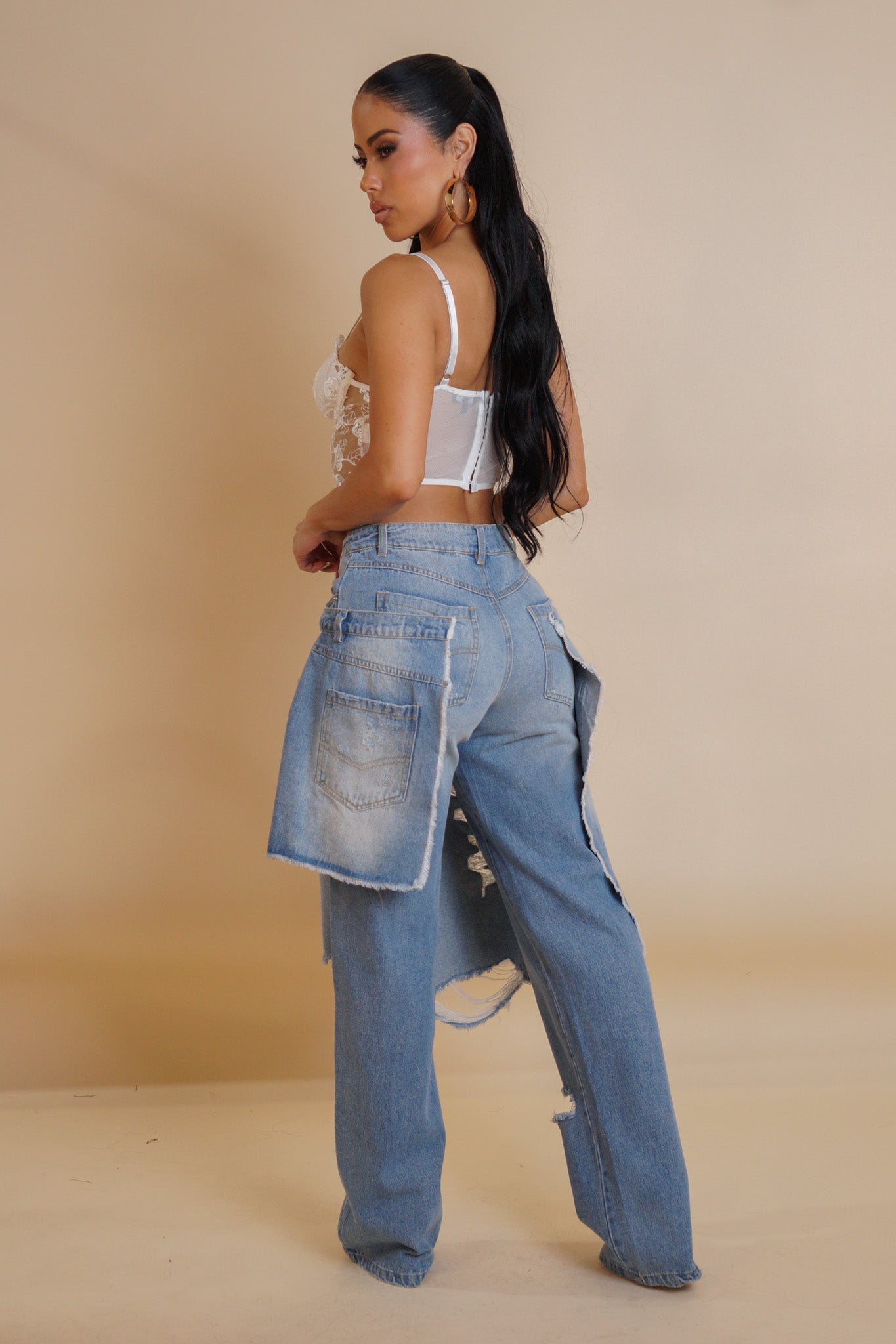 It's a Twist Denim Jeans- Light Wash