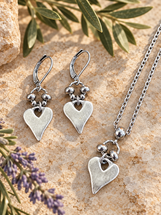 RUSTIC HEART NECKLACE