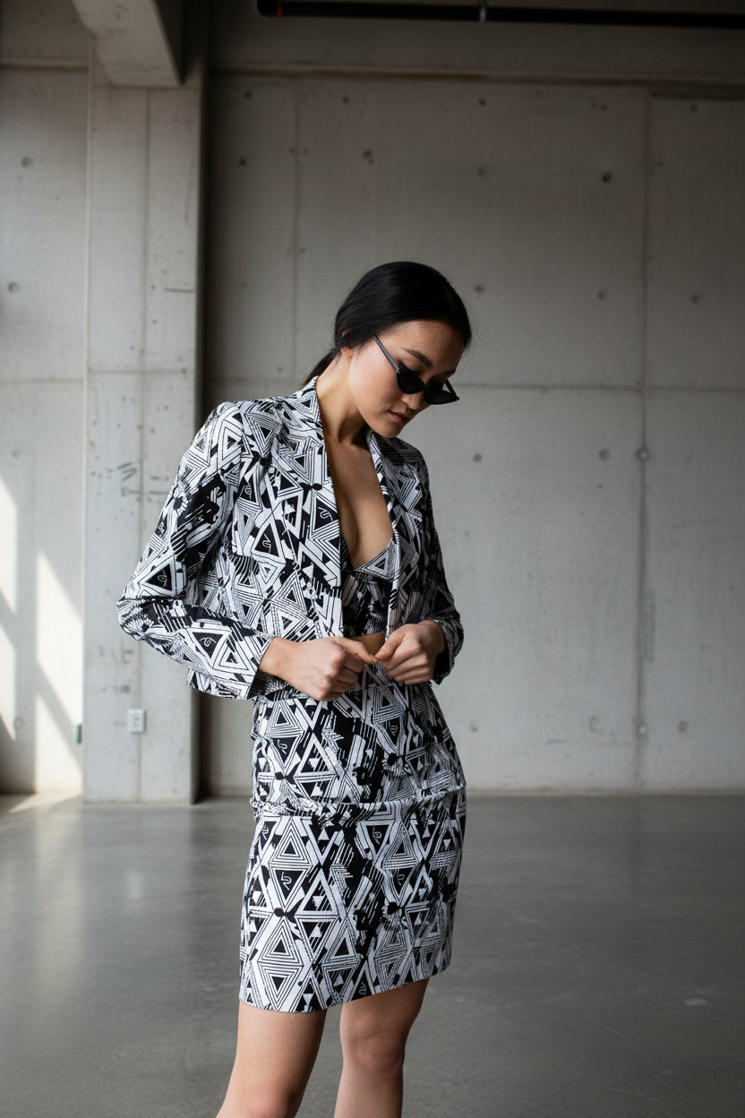 Amour Geometric Blazer – Stylish Women’s Tailored Jacket