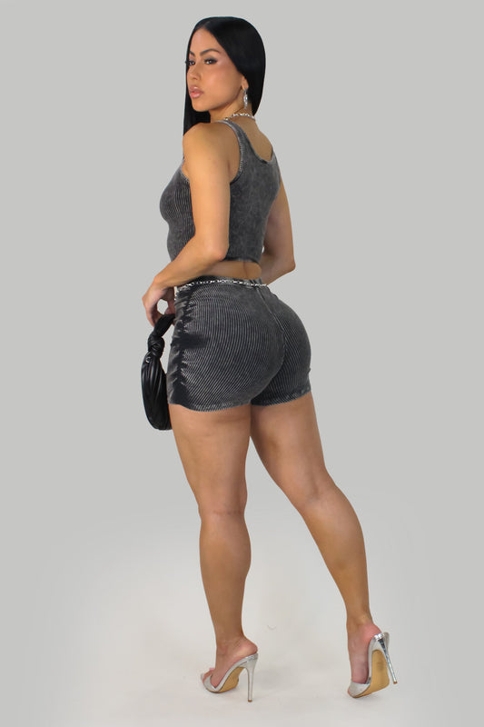 Conjunto de Shorts Mineral Wash com Berloques - Preto