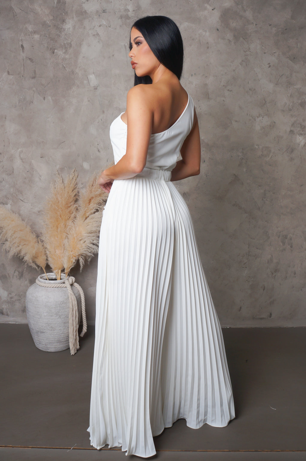 Seasonal One Shoulder Pleated Loose Jumpsuit